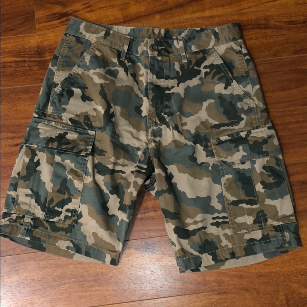 Levi camo cargo shorts.